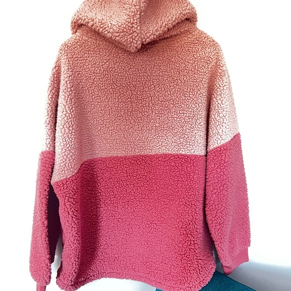 VS XL Cozy Pink Sherpa Hoodie - Picture 3 of 6